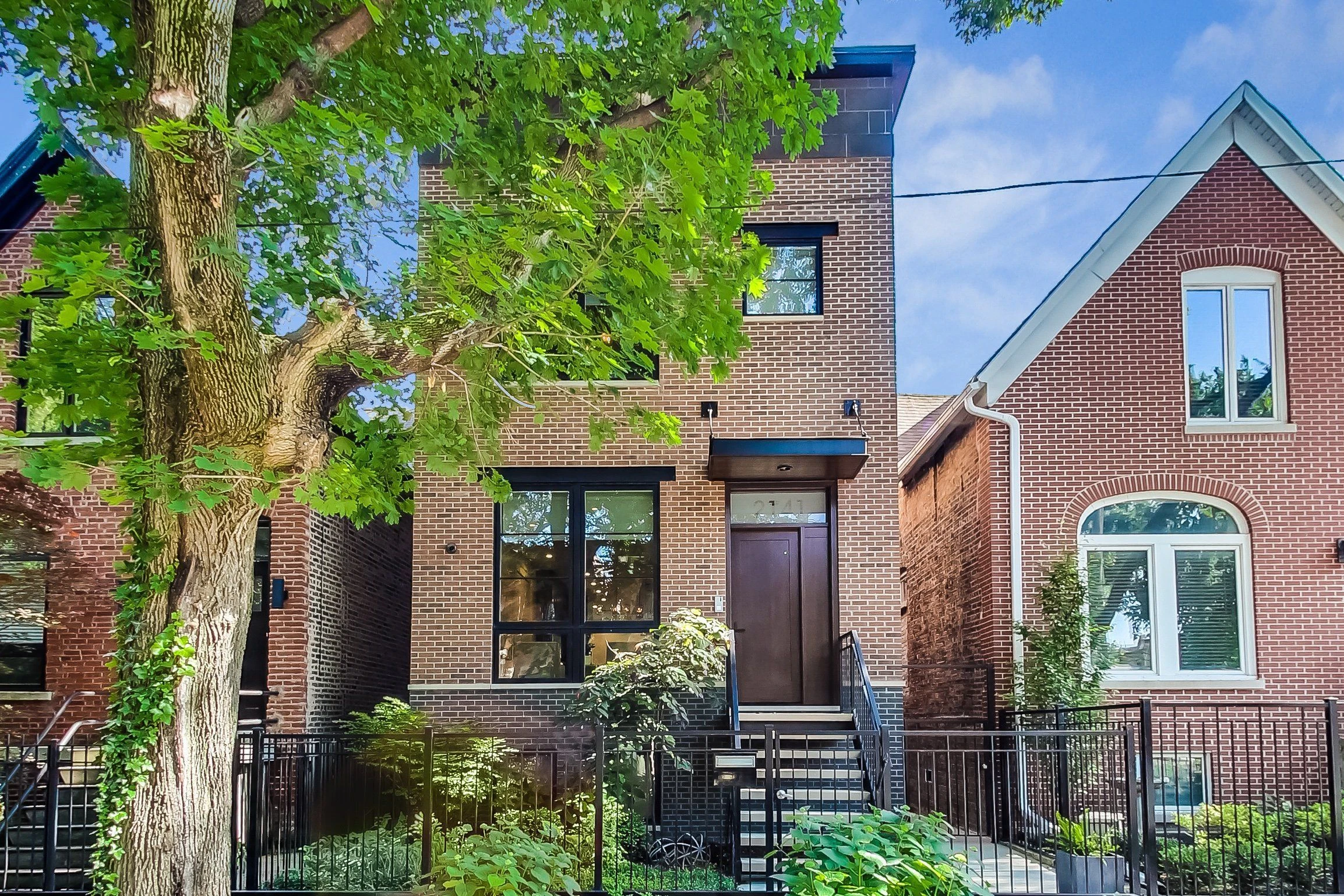2141 W. Moffat St.