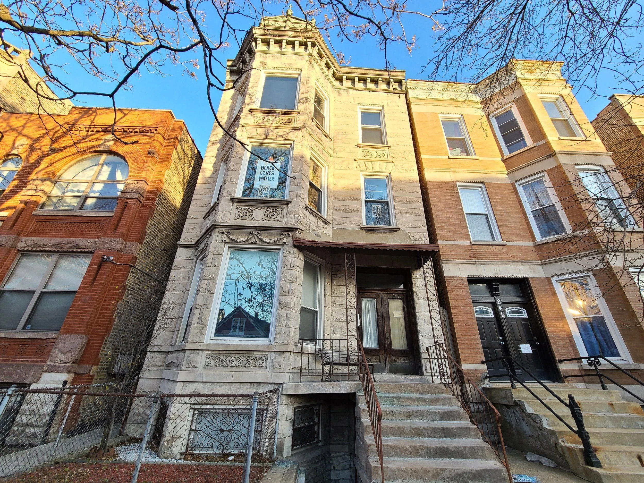 845 N. Damen Ave